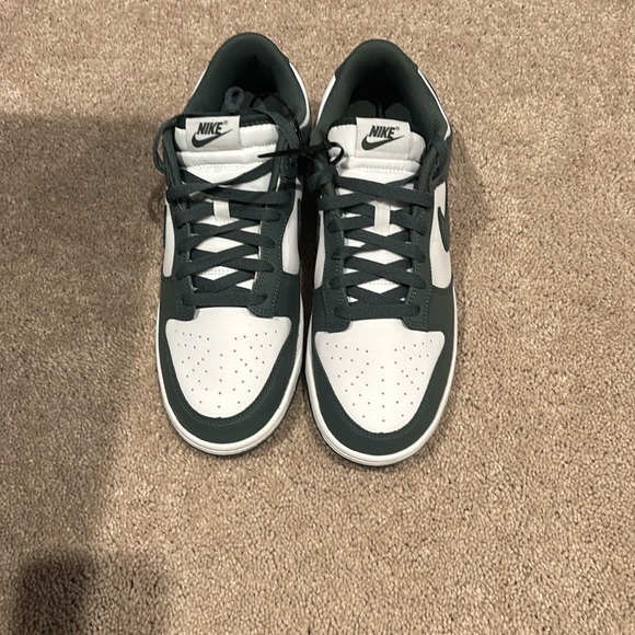 Nike White and Green Sneakers Classic Style